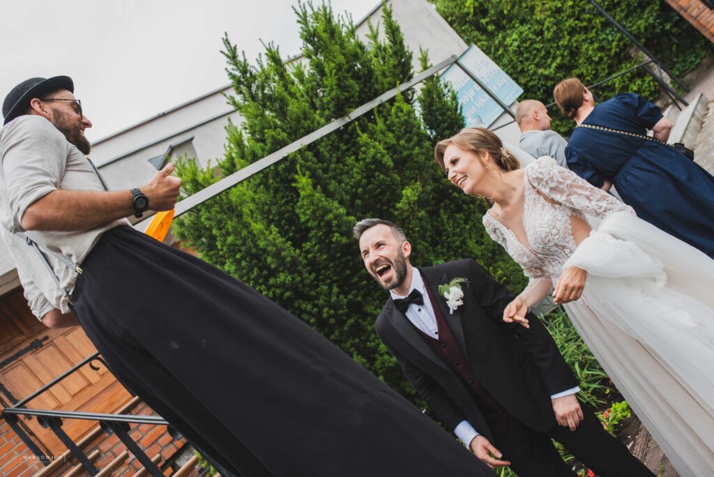 Życzenia, goście oraz para, wesele Olsztyn