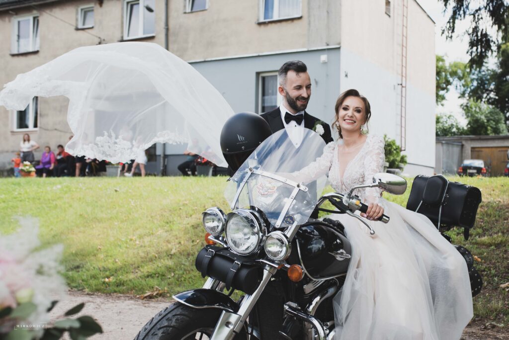Plener ślubny, para w plenerze, Warmia i Mazury